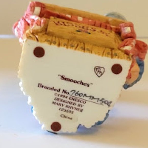 Vintage 1994 Mary’s Moo Moo’s Cow Figurine “Smooches" - Picture 5 of 5